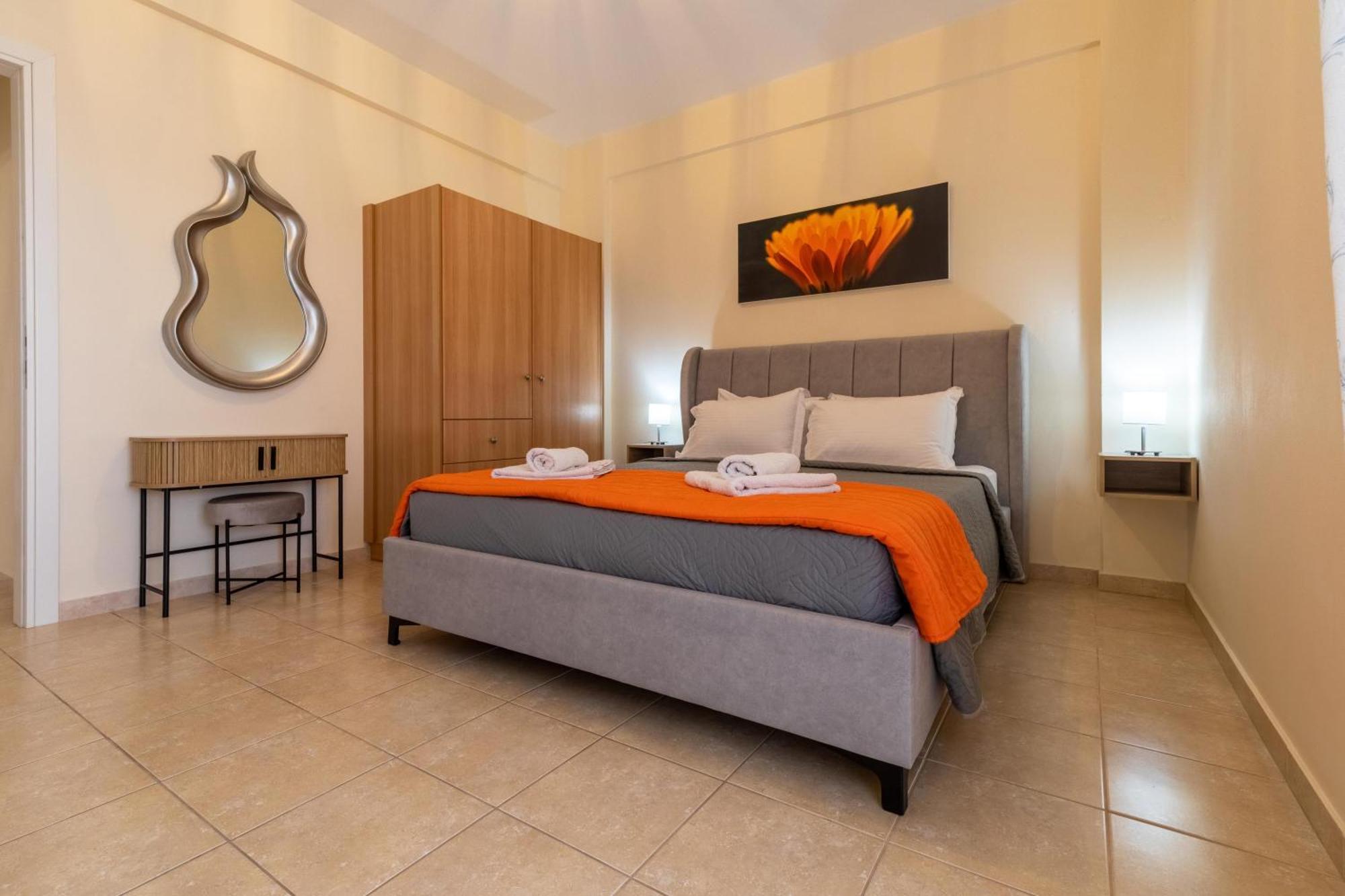 Iliana Apartments Толон Экстерьер фото