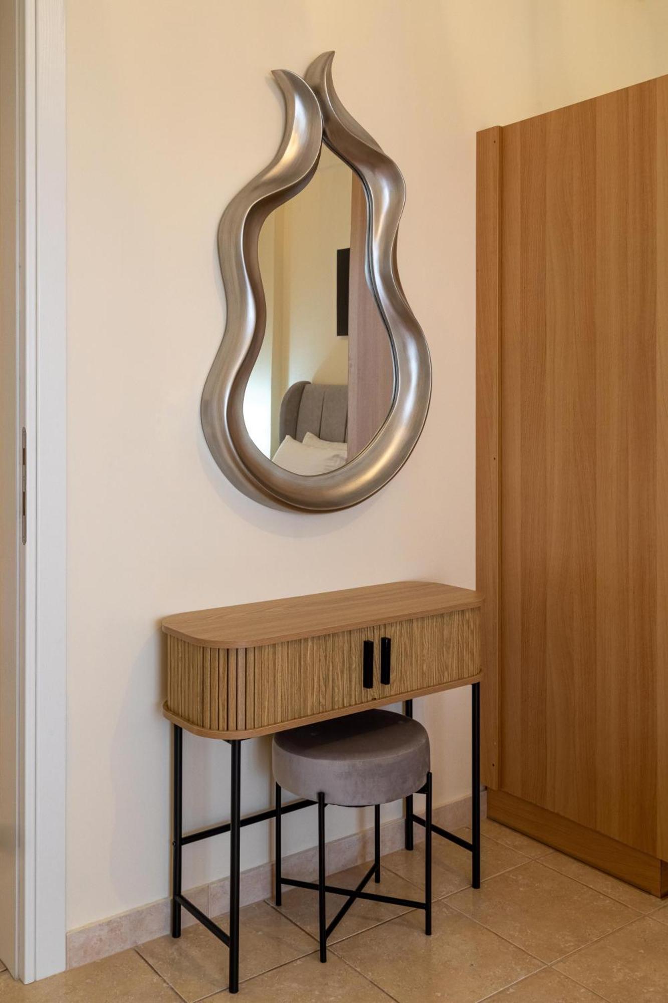 Iliana Apartments Толон Экстерьер фото