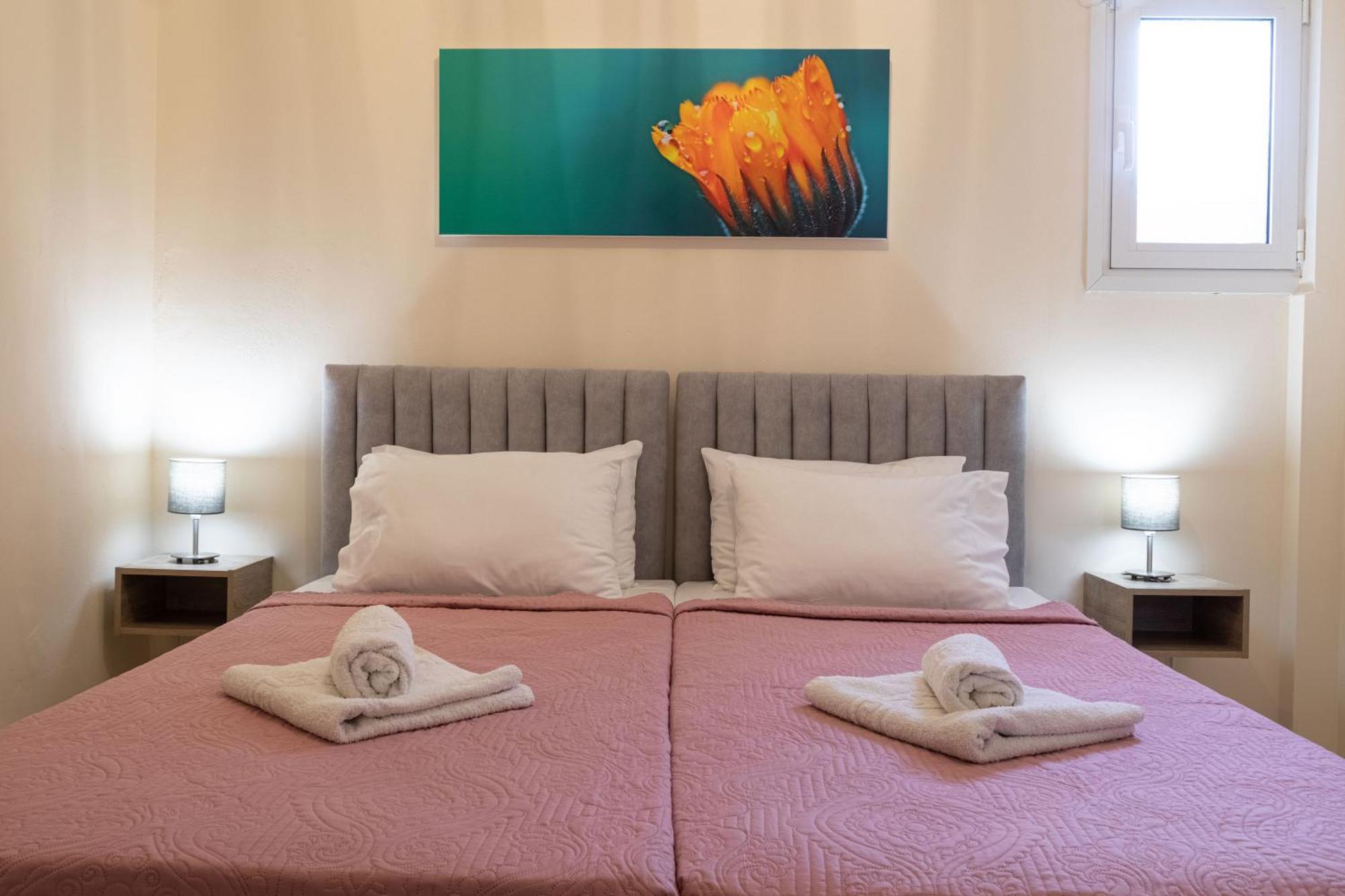 Iliana Apartments Толон Экстерьер фото
