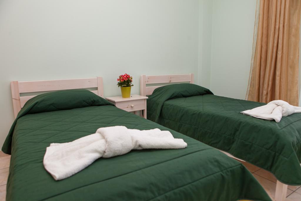 Iliana Apartments Толон Экстерьер фото