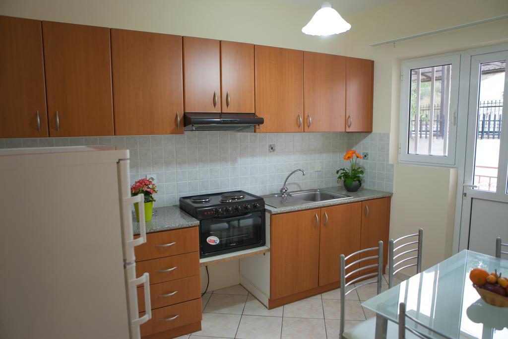 Iliana Apartments Толон Экстерьер фото